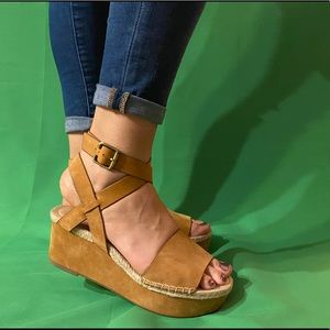 Kensie Sz 11 Tan Platform Wedges
